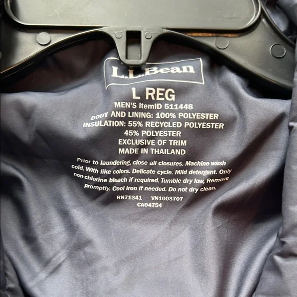 L.L. Bean Men's Dark Blue Puffer Jacket - Picture 3 of 7